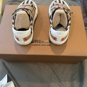 Toddler unisex Burberry Velcro Sneakers